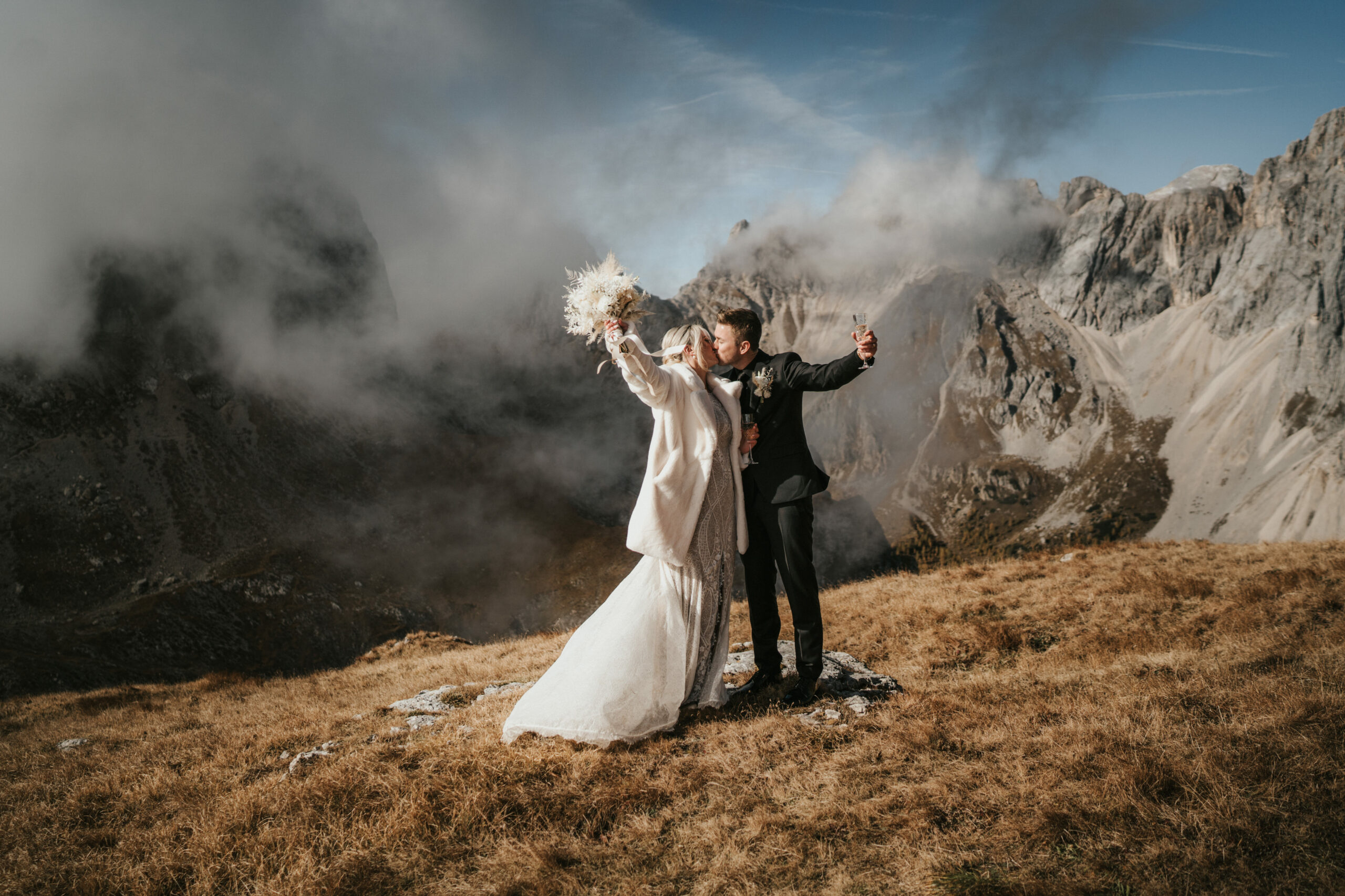 https://blitzkneisser.com/wp-content/uploads/2024/01/Blitzkneisser-Elopement-Dolomites-Vorab-2-scaled.jpg